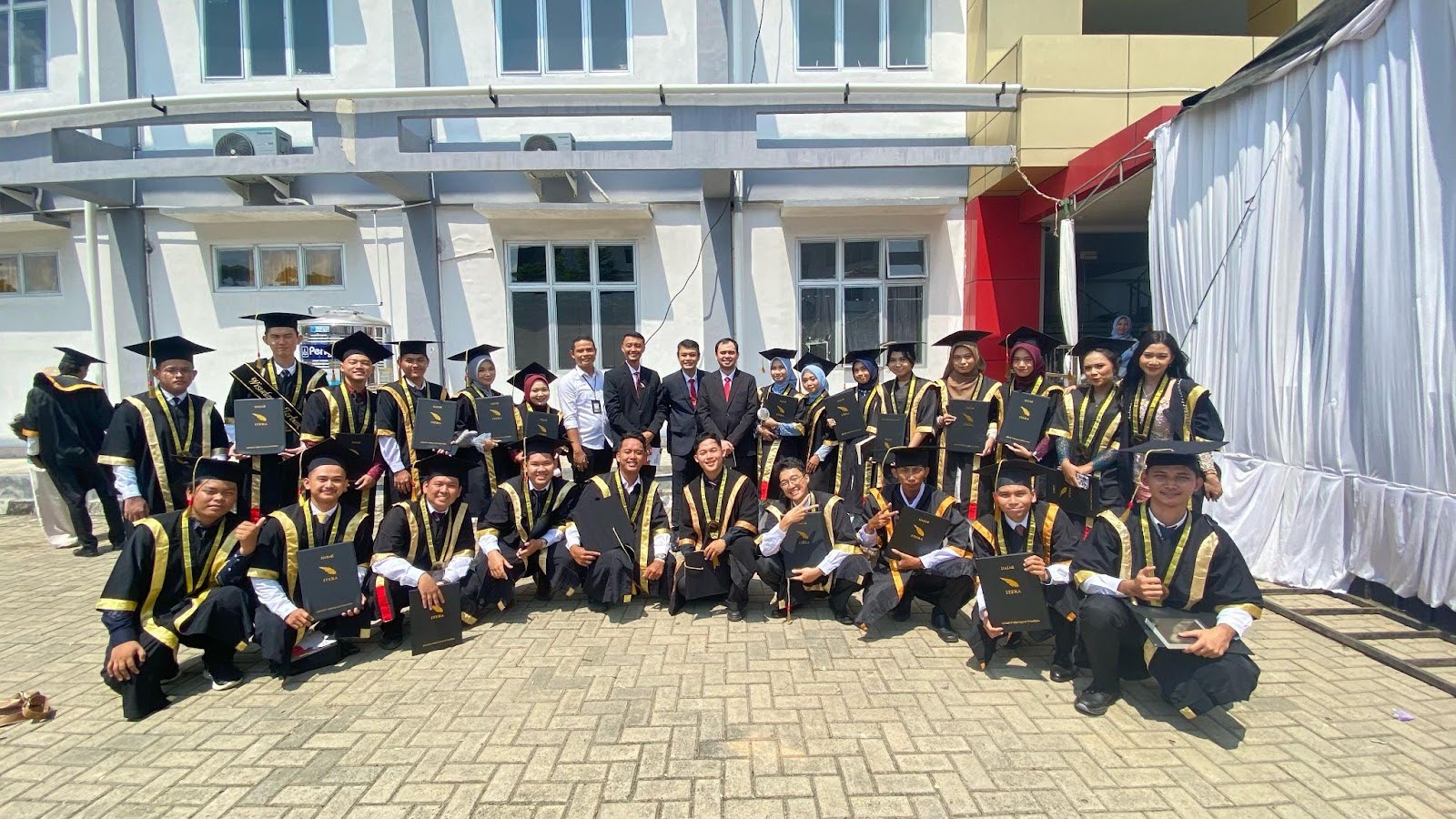 Wisudawan Terbaik